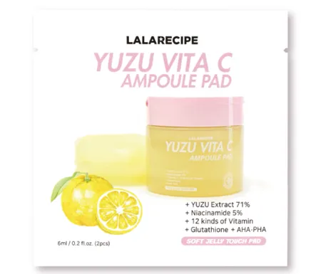 Rozjaśniające płatki z witaminą C - 2 szt. (YUZU VITA C AMPOULE PAD SAMPLE, 6ml) LalaRecipe