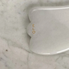Gua Sha do modelowania twarzy z Białego Jadeitu (Modeling Gua Sha Stone with White Jade) Easy Livin'