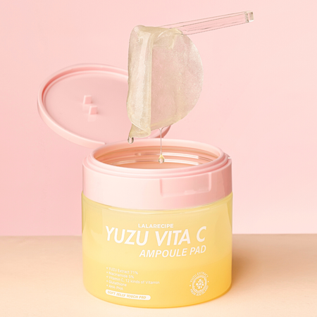 Rozjaśniające płatki z witaminą C (Yuzu Vita C Ampoule Pad) LalaRecipe