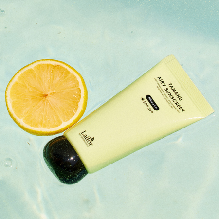 Lekki krem przeciwsłoneczny 50 ml (Tamanu Airy Sunscreen) LADOR
