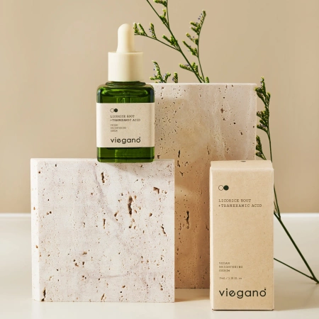 Rozjaśniające serum z kwasem traneksamowym- uszkodzone opakowanie (LICORICE ROOT + TRANEXAMIC ACID SERUM) viegano