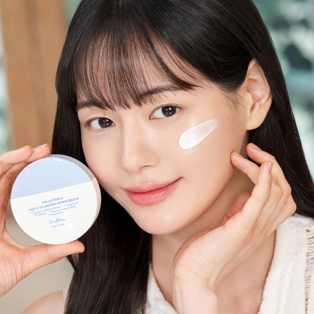 Nawilżający krem przeciwsłoneczny SPF50+ PA++++ (Aqua Glowing Sunscreen) Dr. Althea