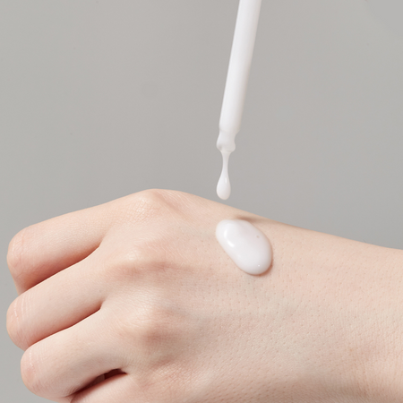 Odżywcze serum z ekstraktem z mleka (UYU Cream Ampoule 50 ml) NACIFIC