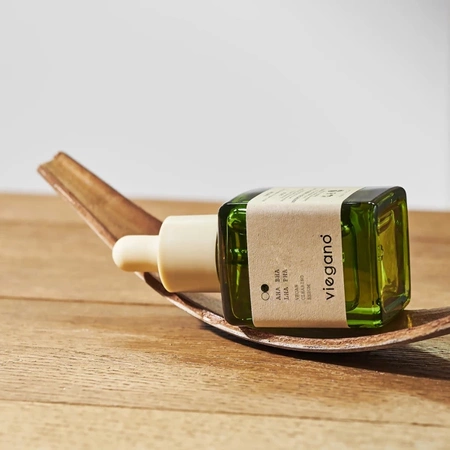 Oczyszczające serum z kwasami- uszkodzone opakowanie (AHA BHA LHA PHA SERUM) viegano