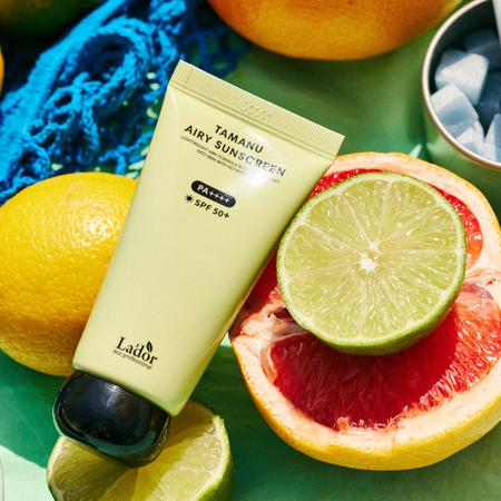 Lekki krem przeciwsłoneczny 50 ml (Tamanu Airy Sunscreen) LADOR