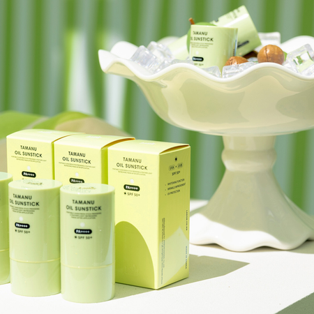 Matujący sztyft przeciwsłoneczny (Tamanu Oil Sun Stick) LADOR