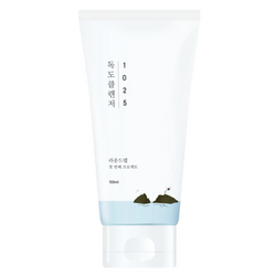 Odżywcza pianka myjąca do twarzy (Renewal 1025 Dokdo Cleanser) Round Lab