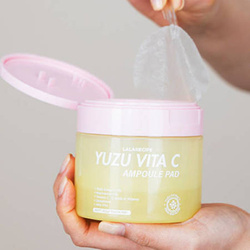 Rozjaśniające płatki z witaminą C (Yuzu Vita C Ampoule Pad) LalaRecipe